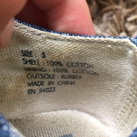 •2 Pairs of Baby Gap Velcro Shoes• - Picture 3 of 5